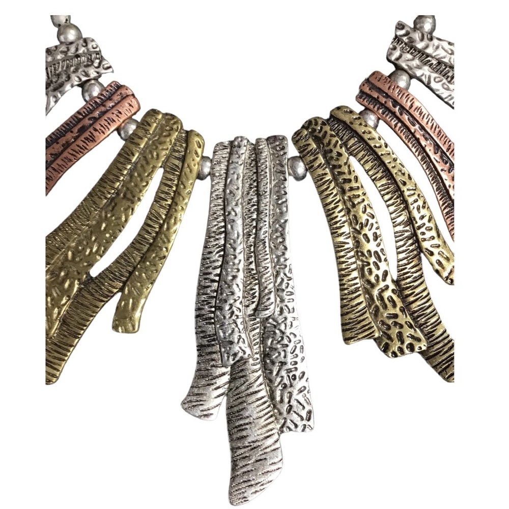 Necklace And Earrings Set - Picture 3 of 5
